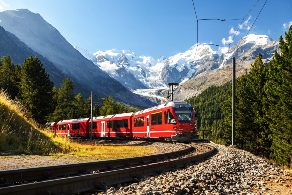 Train dans les Alpes