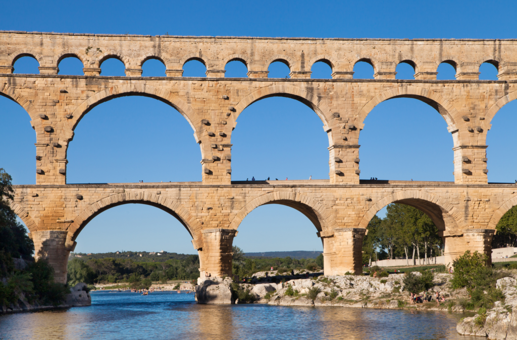 Calendrier_des_ponts_2025_en_France_idees_de_sejours_tout_au_long_de_lannee